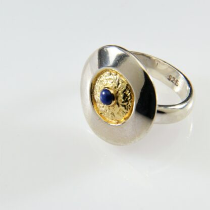 Ring , Lapislazuli mit Teilvergoldung – Bild 3